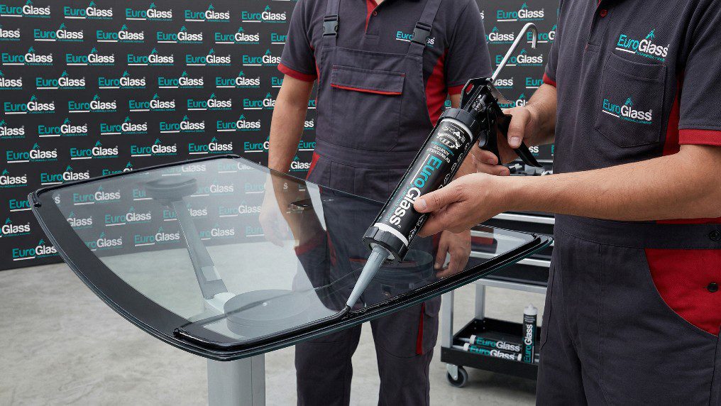 How to Use PU Windshield Adhesive